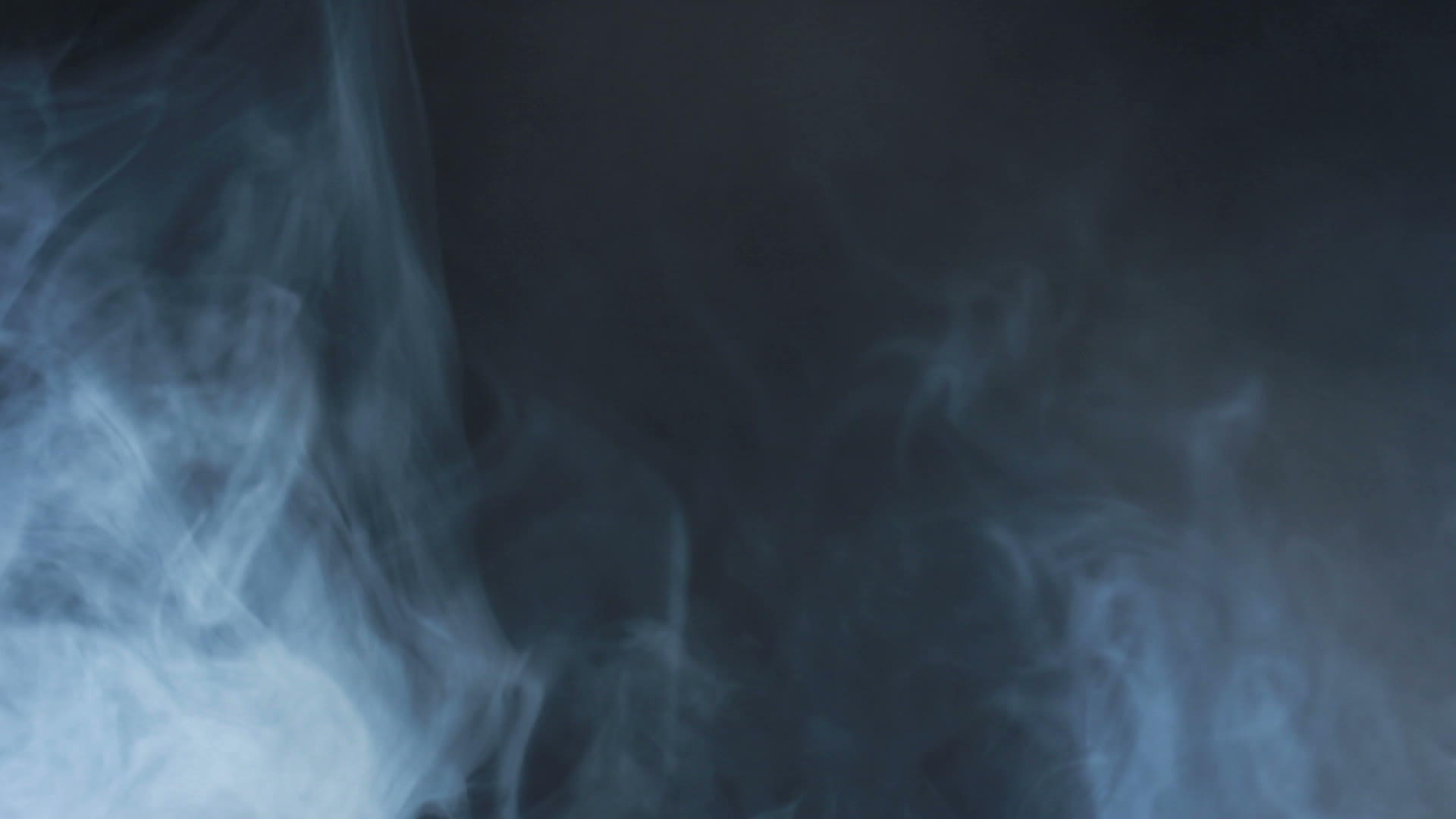 烟雾云蓝光黑底烟雾视频的预览图