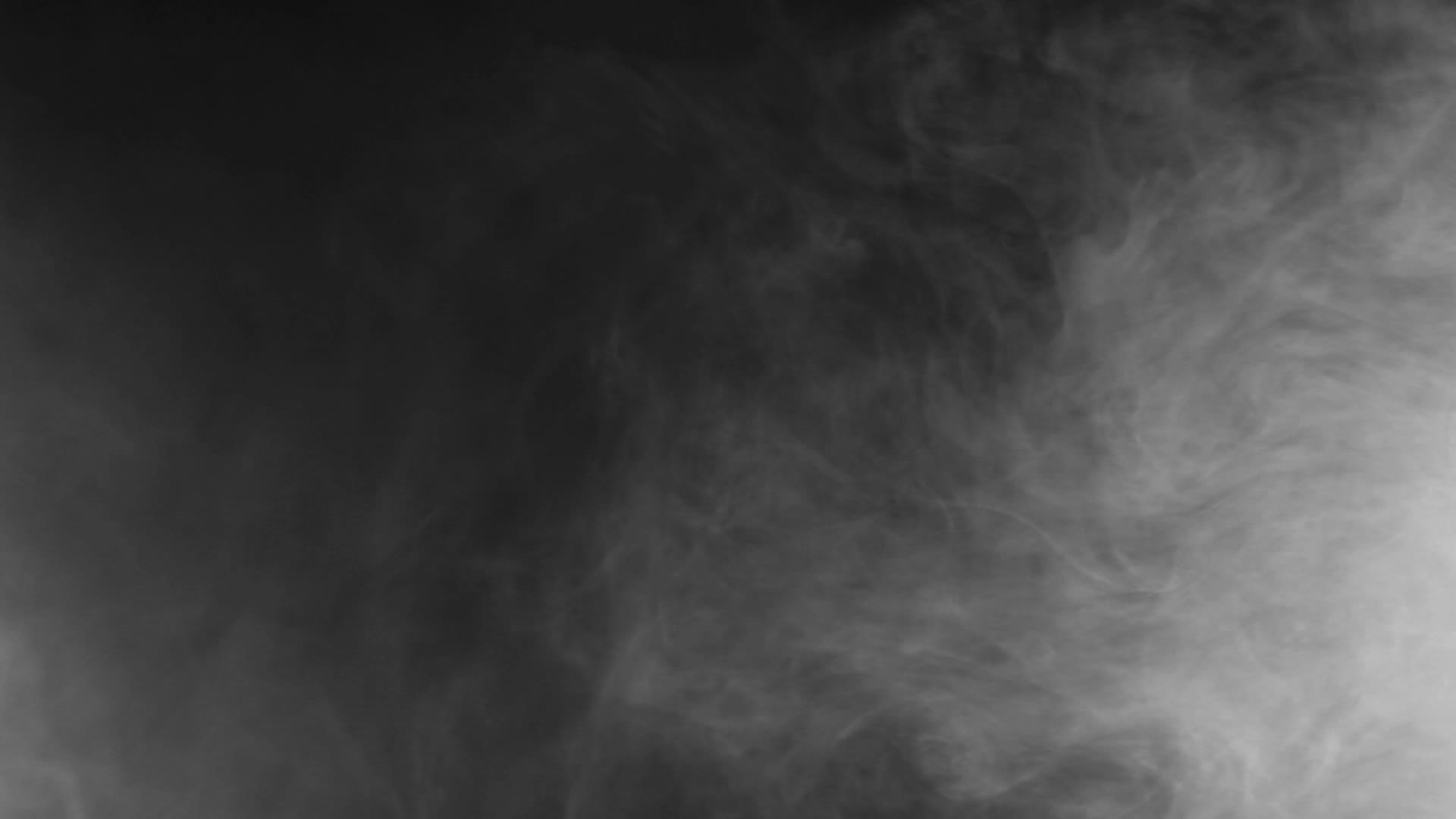 香烟烟雾的黑色背景视频的预览图