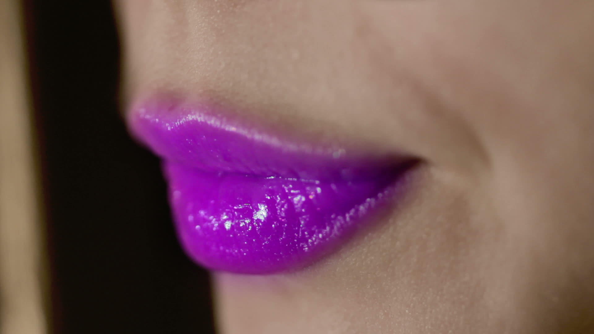 女人的嘴唇视频的预览图