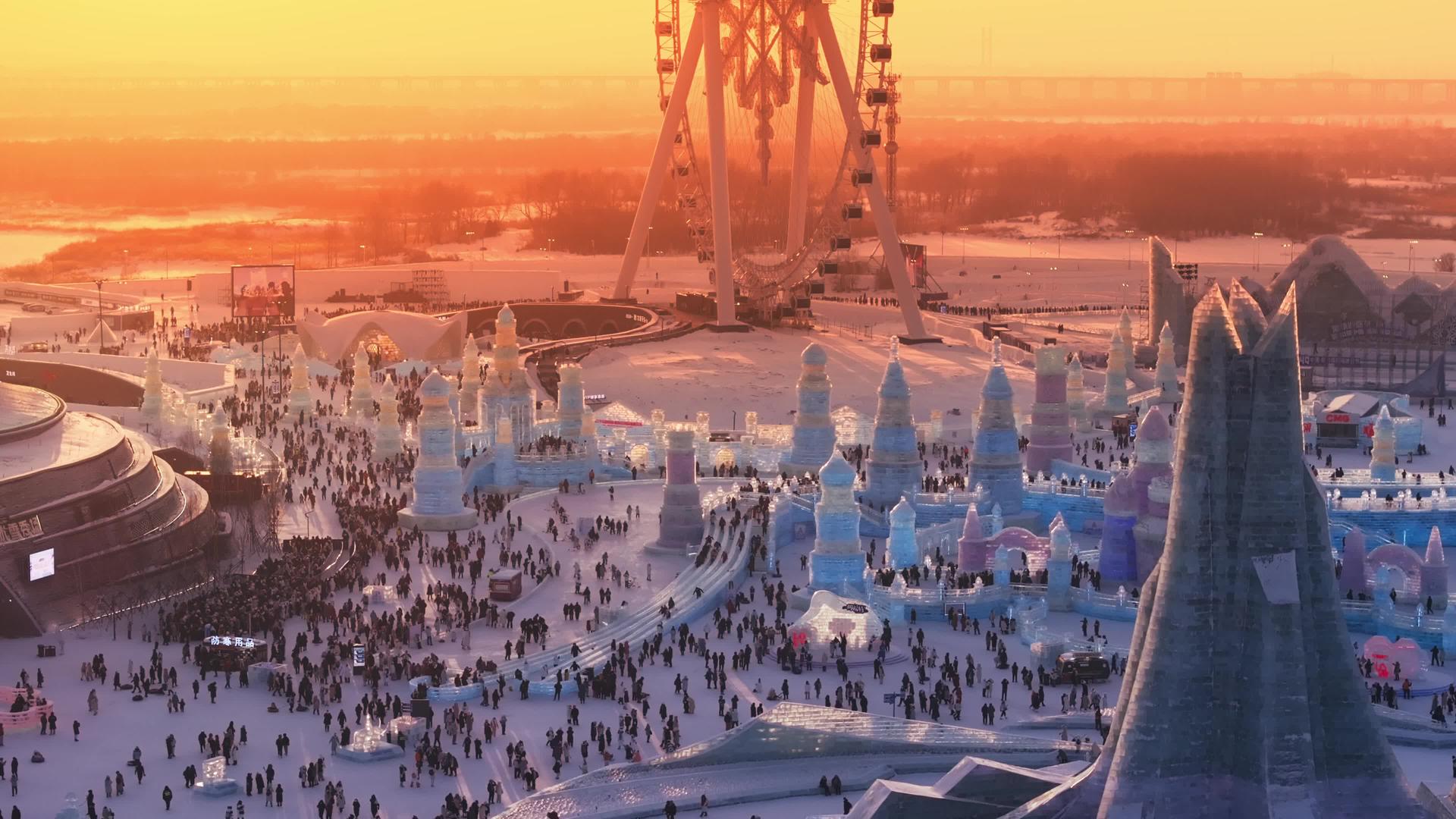 哈尔滨第25届冰雪大世界旅游景点4K航拍视频的预览图