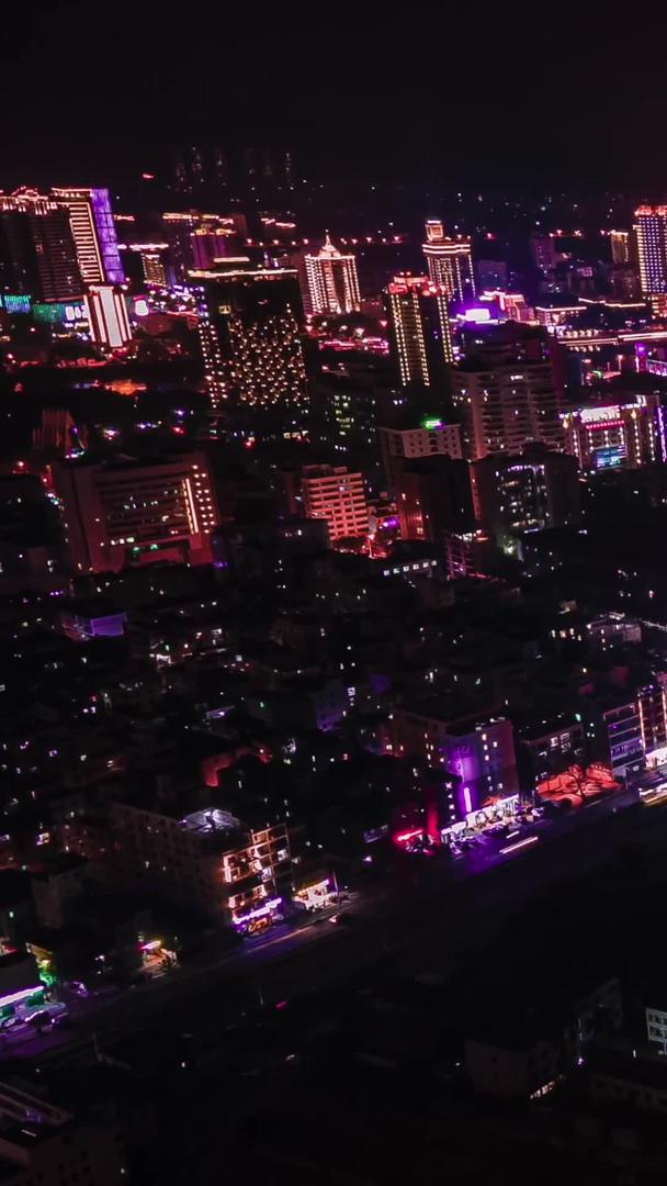 城市夜间延时航拍车流灯光视频的预览图