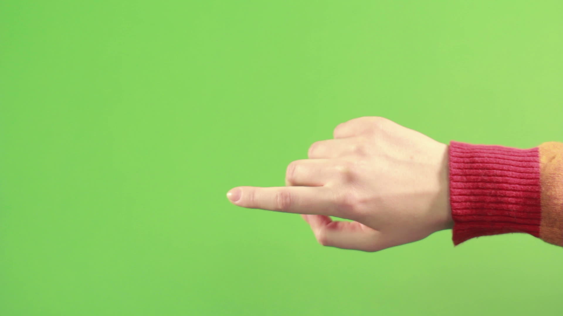 在绿色背景下孤立的右手制作姿态绿屏工作室视频的预览图