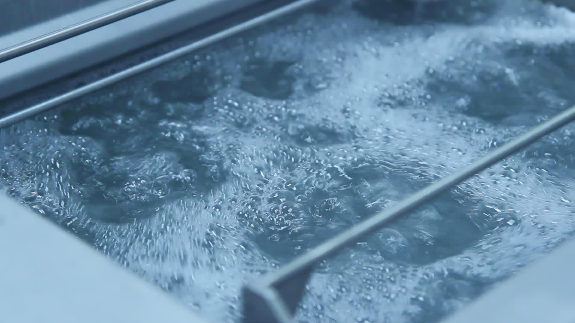 工厂油箱内沸水液体生产设备的清洗工艺视频的预览图