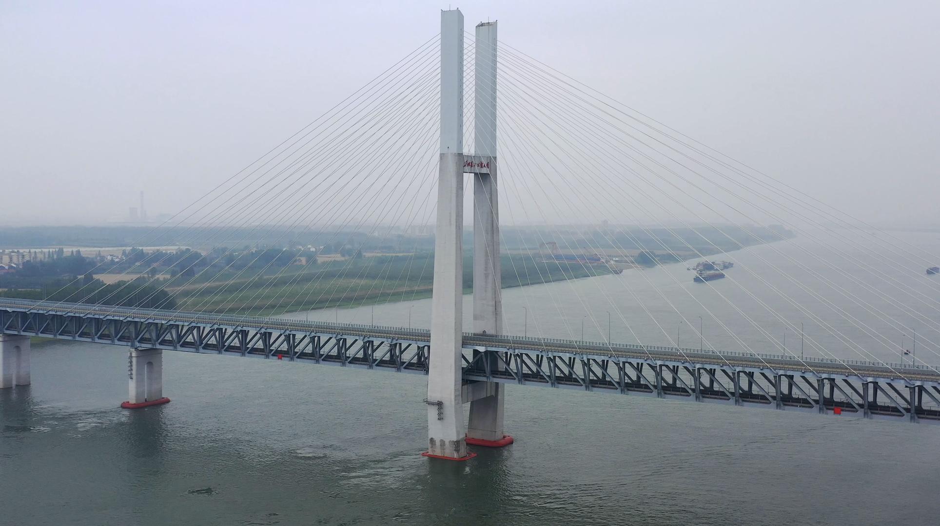 湖北荆州长江公铁大桥视频的预览图