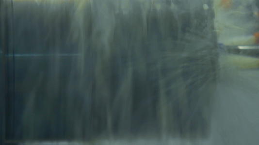 冷水机喷冷金属在金属加工过程中视频的预览图