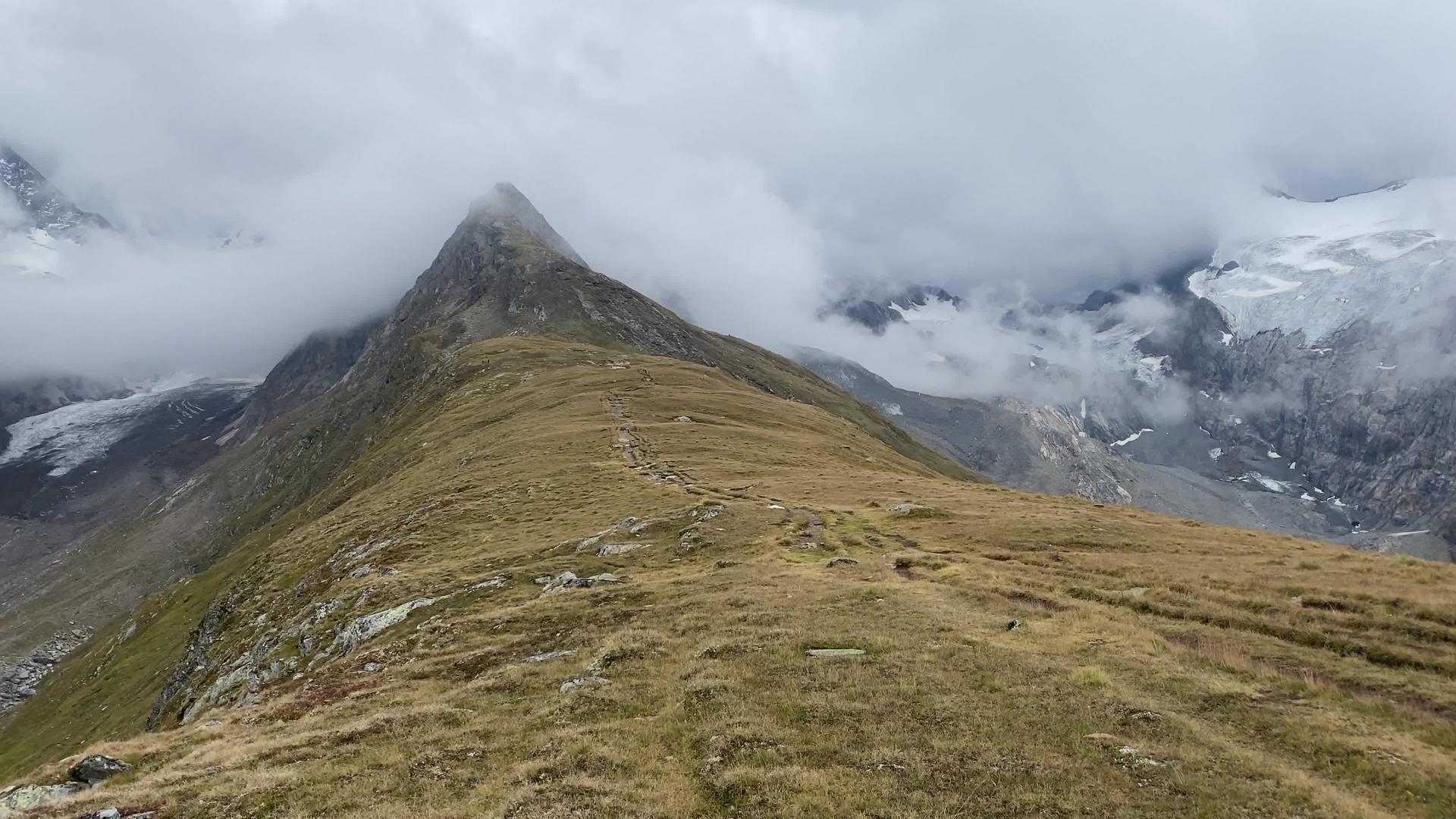 Obergurgl高山是OztztalalpsAustria视频的预览图