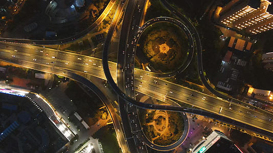 航拍城市夜景交通道路车流4k素材视频的预览图