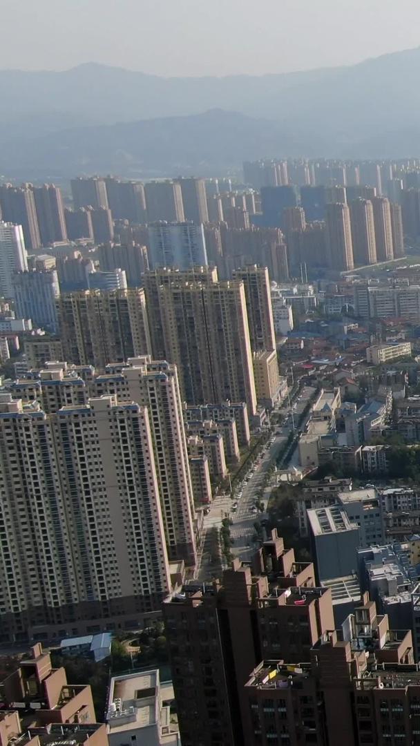 城市高楼的航拍视频的预览图