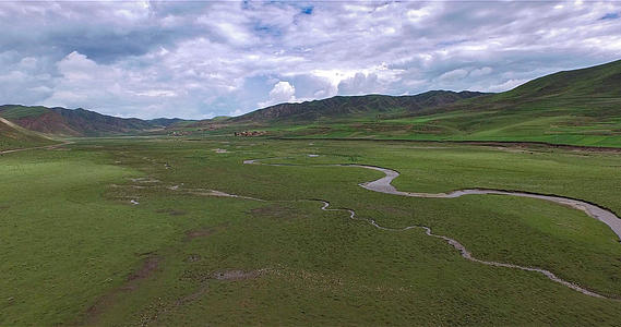 甘肃甘南红原草原4K航拍视频视频的预览图