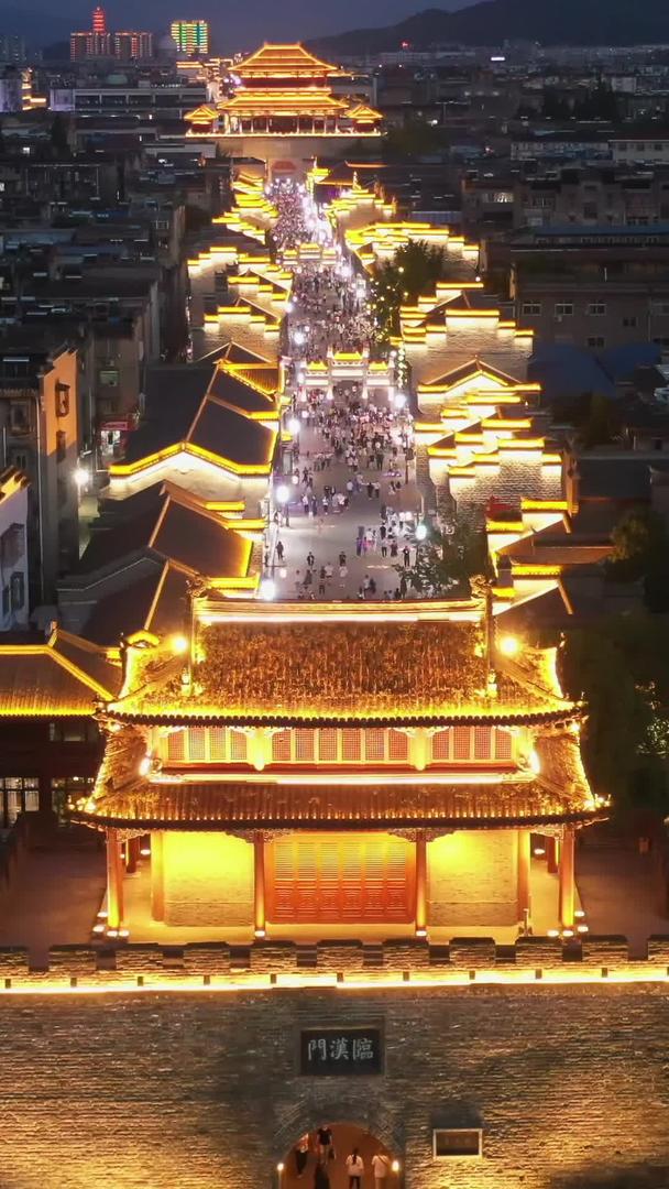 襄阳古城夜景航拍视频视频的预览图