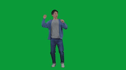 4K绿幕男青年快乐的又唱又跳视频的预览图