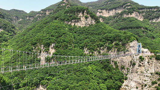 临汾5A级航拍山西旅游云丘山景区鸳鸯桥玻璃栈道4k素材视频的预览图