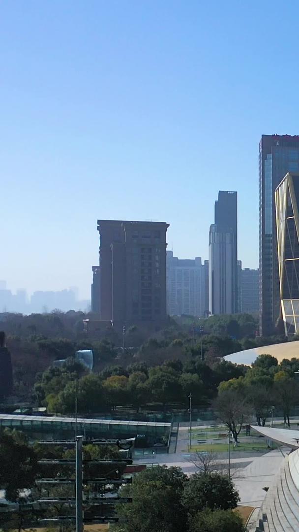 多角度航拍杭州钱江新城CBD高层建筑集群视频的预览图