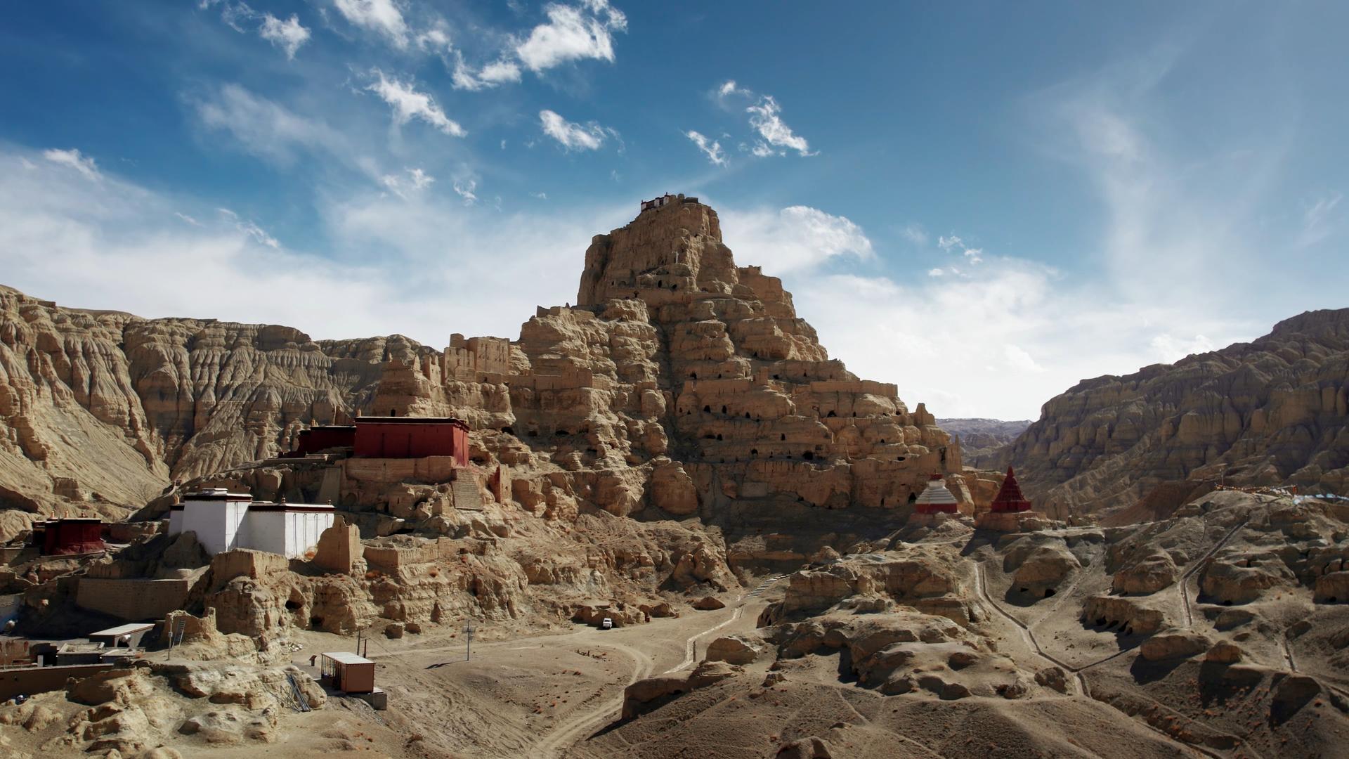 西藏阿里札达土林古格王朝航拍的预览图