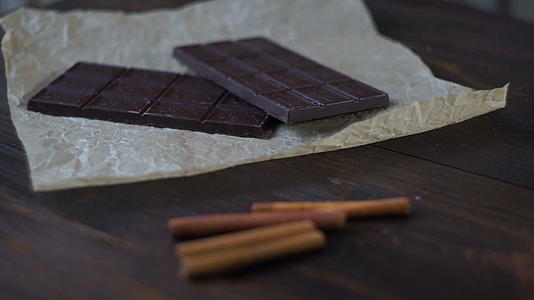 巧克力甜木本底粉视频的预览图