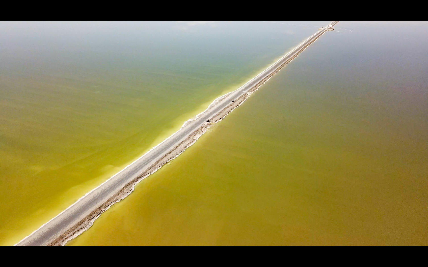 中国最大盐湖察尔汗盐湖视频的预览图