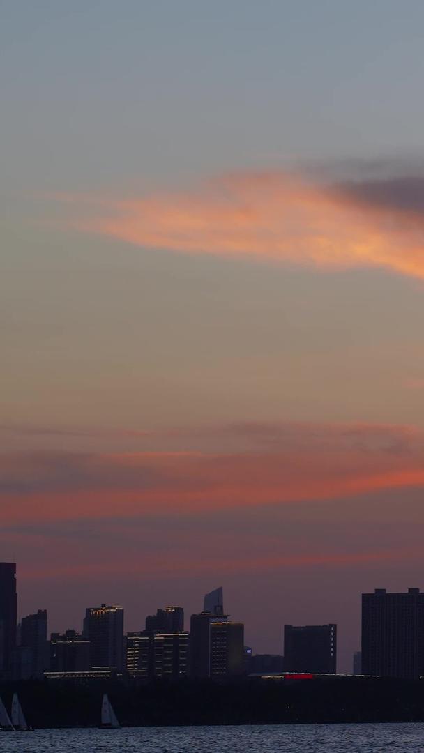 延时摄影城市地标天际线高楼建筑天空夕阳素材视频的预览图