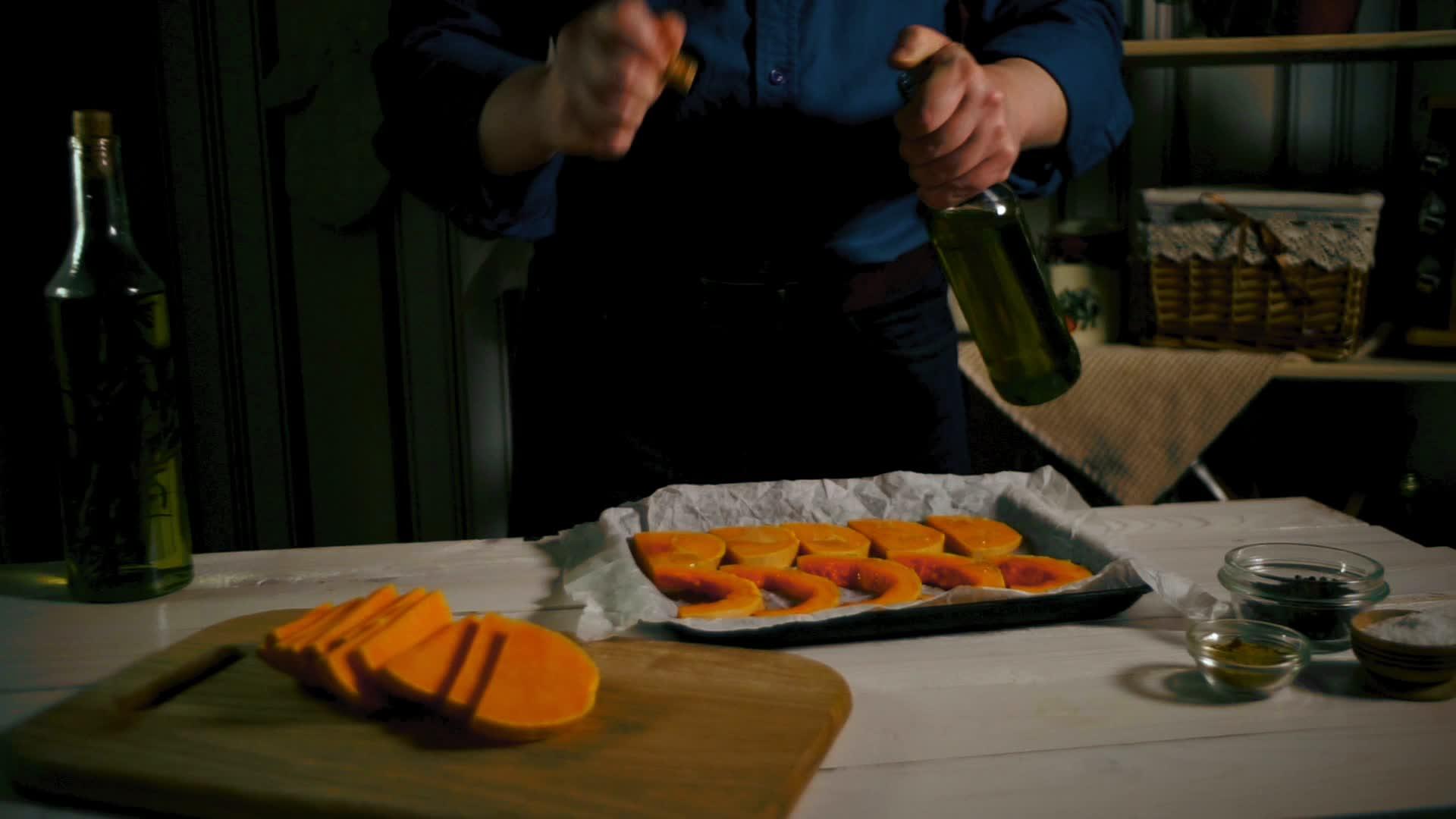 厨师做南瓜菜厨师做烤南瓜视频的预览图