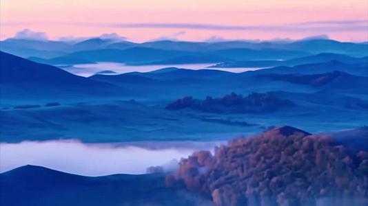 秋日乌兰布统美草原风景航拍清晨视频的预览图
