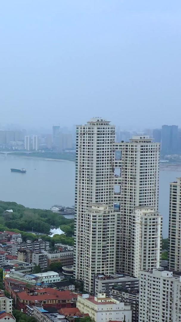 武汉老汉口滨江景观航拍视频的预览图