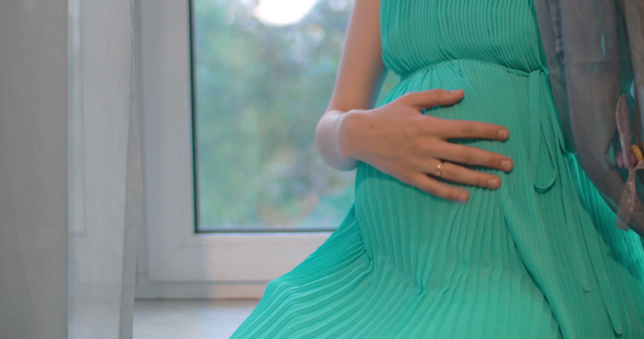 怀孕妇女肚子视频的预览图