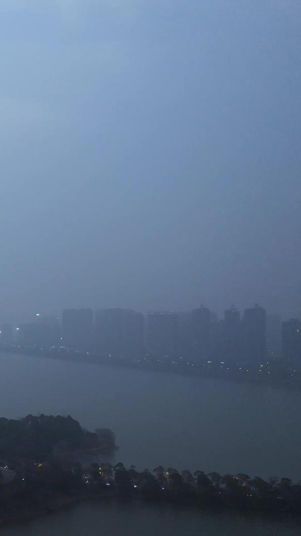 江西九江地标建筑胜利纪念碑夜景素材视频的预览图