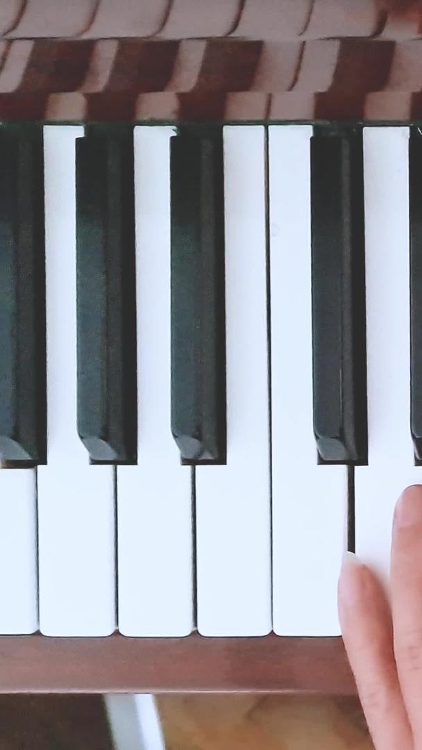 假日钢琴教育培训视频的预览图