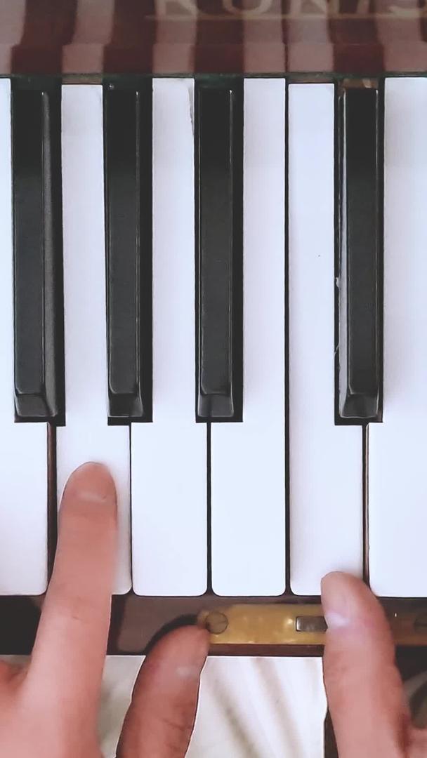 假日钢琴教育培训视频的预览图