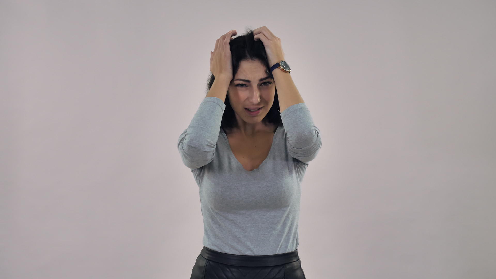 成年女性头痛视频的预览图
