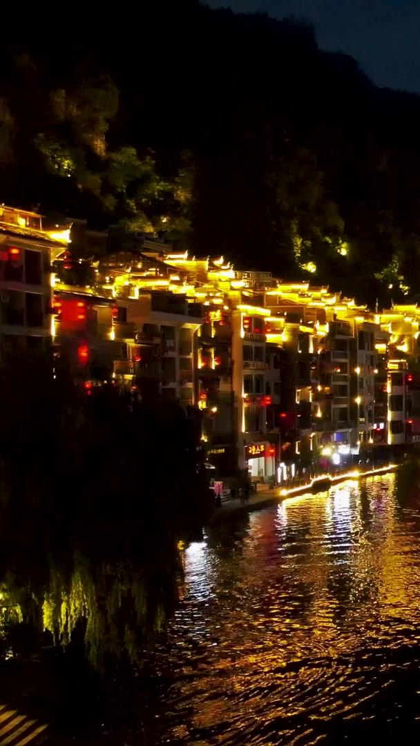 贵州镇远古镇航拍夜景灯光视频的预览图