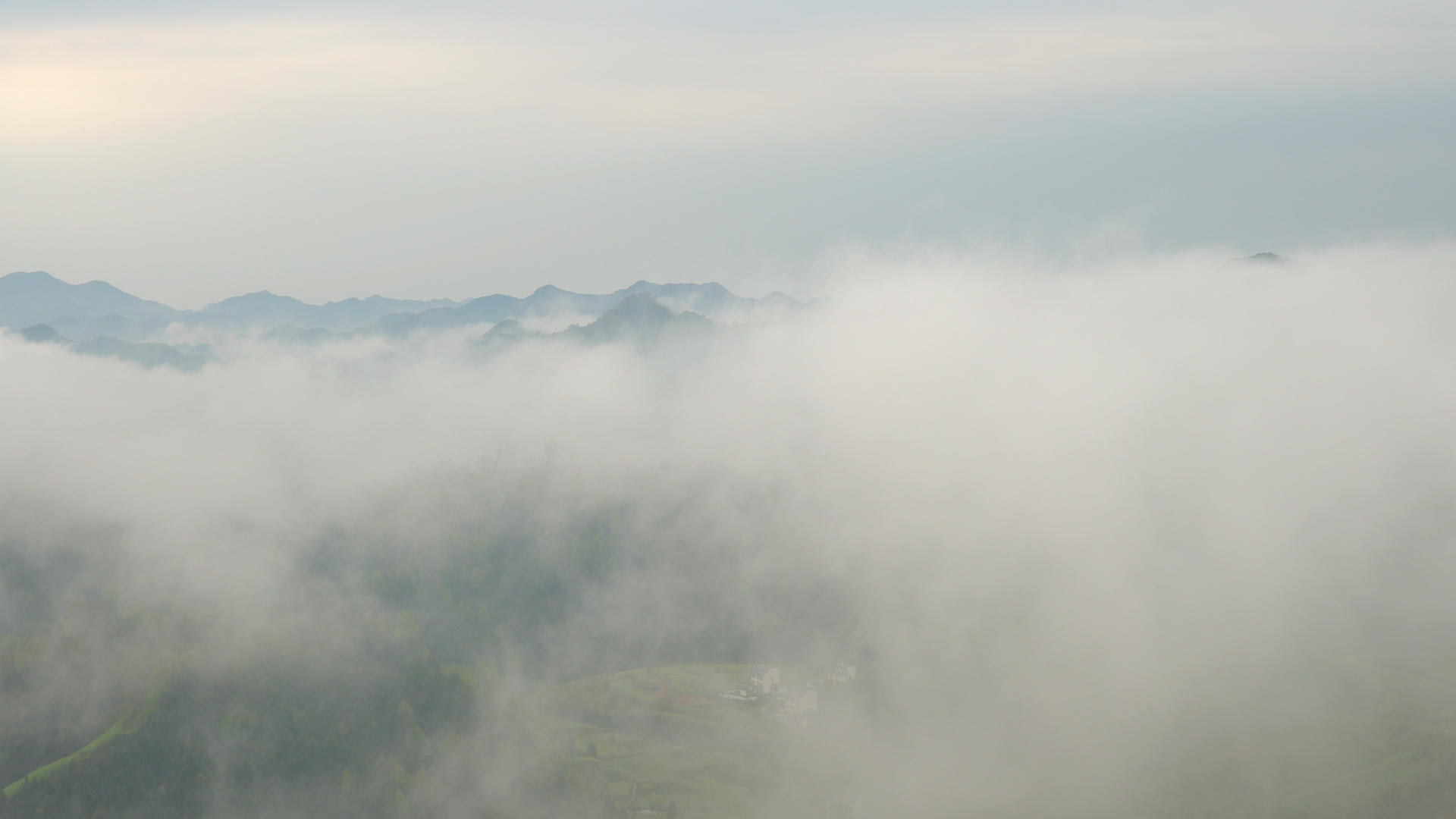 皖南山村飘来的云雾深处云雾中延时合集4K视频的预览图