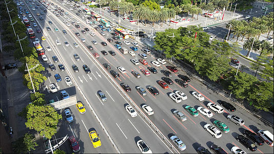 4k高清航拍广州一线城市下班车流交通视频的预览图
