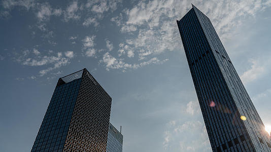 8K摩天高楼延时视频的预览图