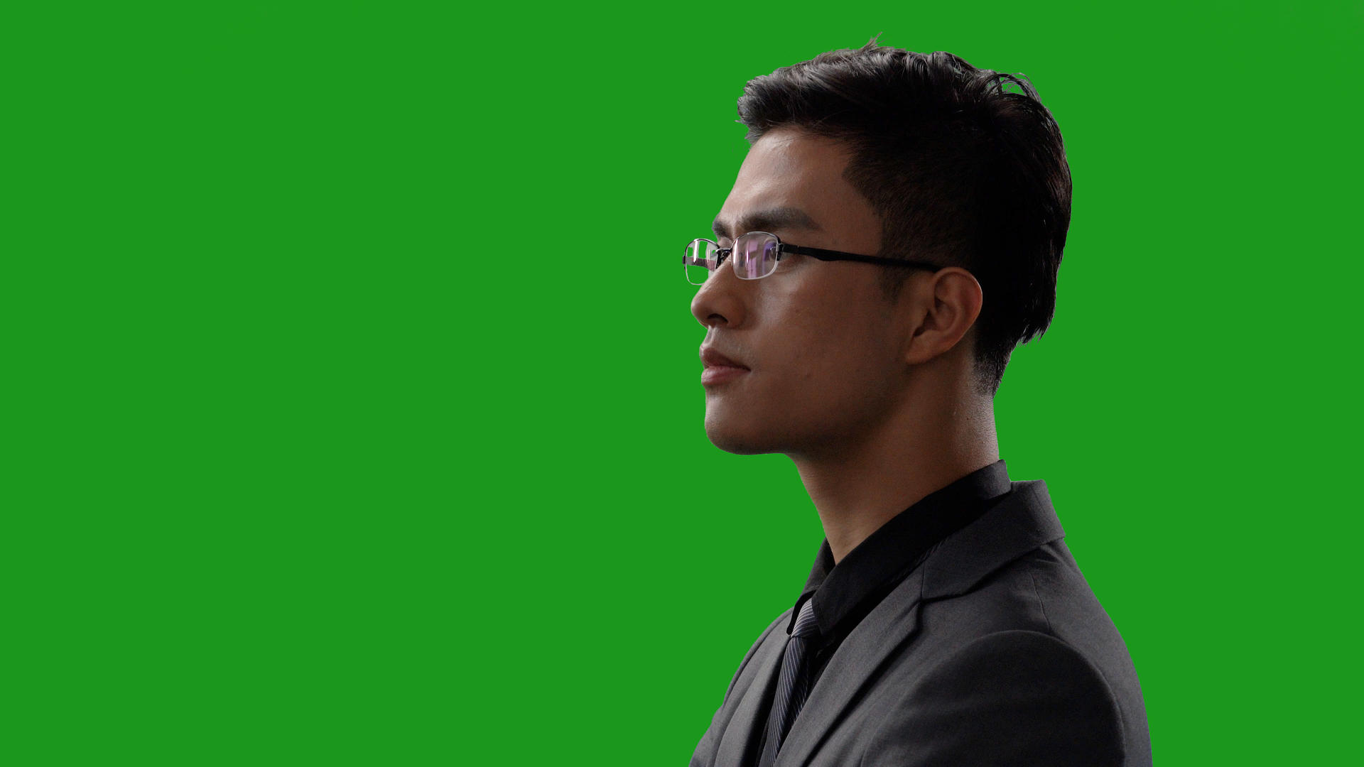 4k绿幕合成抠像商务成功男性形象旋转视频视频的预览图