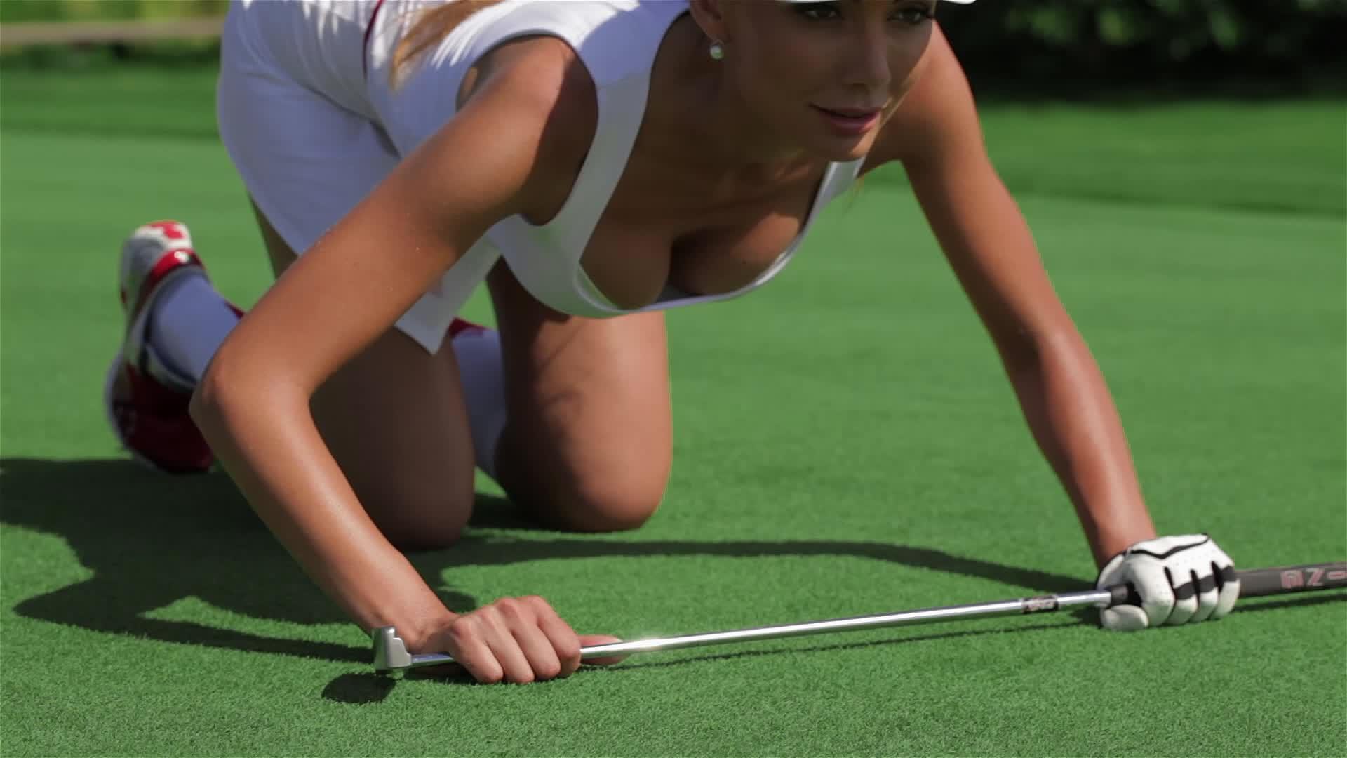 女人仰望高尔夫球场视频的预览图