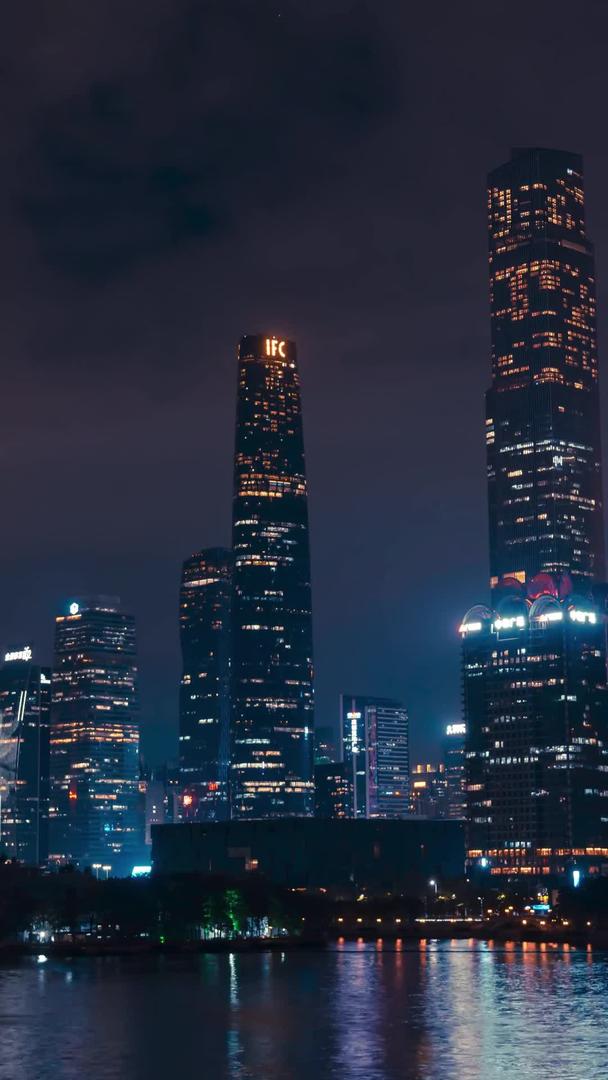 广州城市地标双子塔夜景商务建筑视频视频的预览图