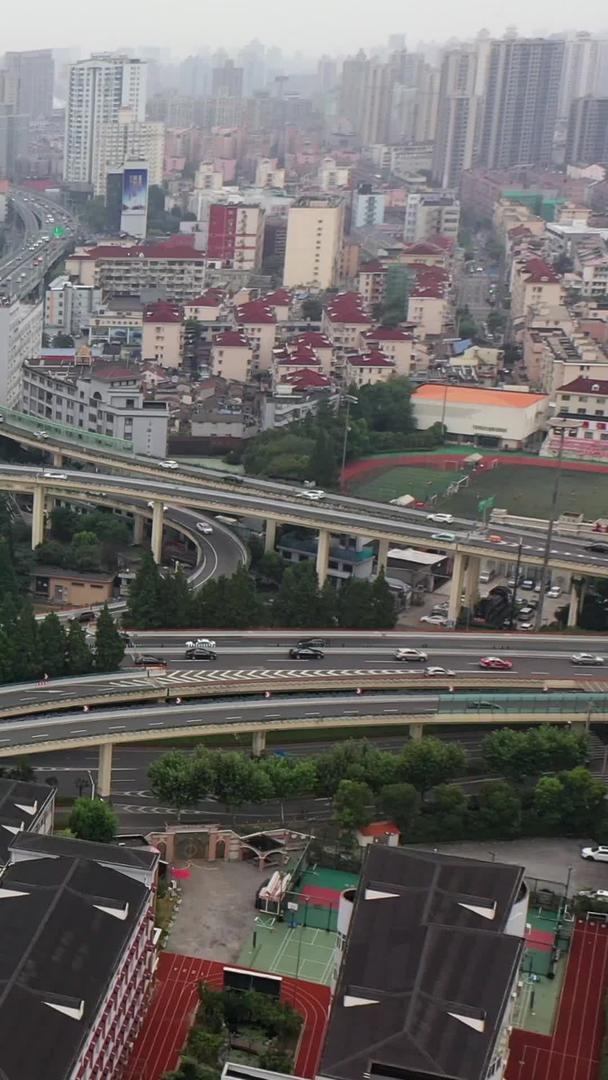 上海内环立交高架航拍视频的预览图
