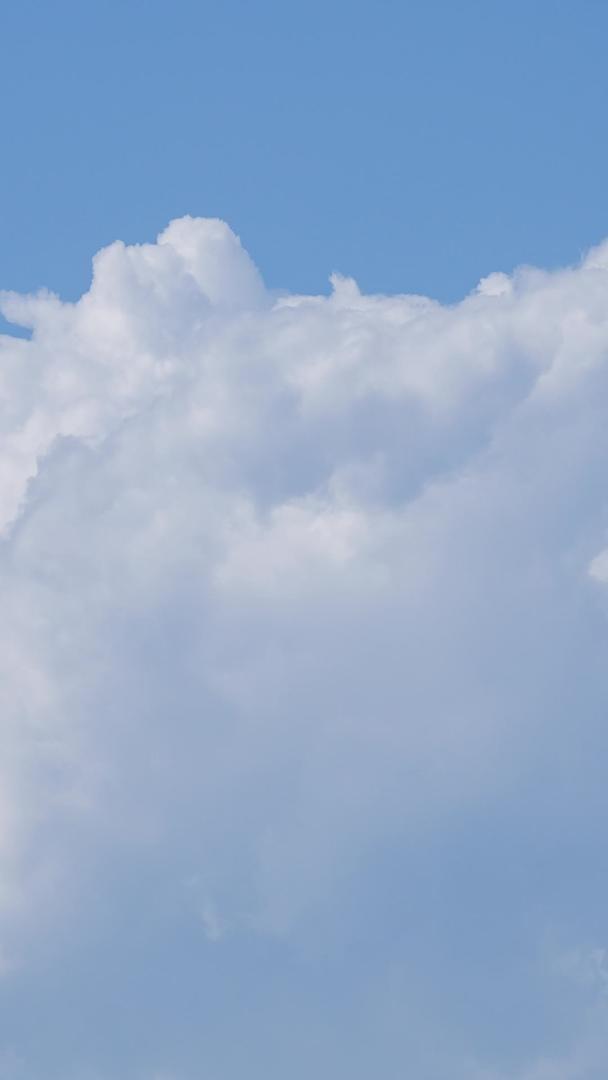延时摄影城市晴朗天空棉花糖运动自然风光天气素材视频的预览图