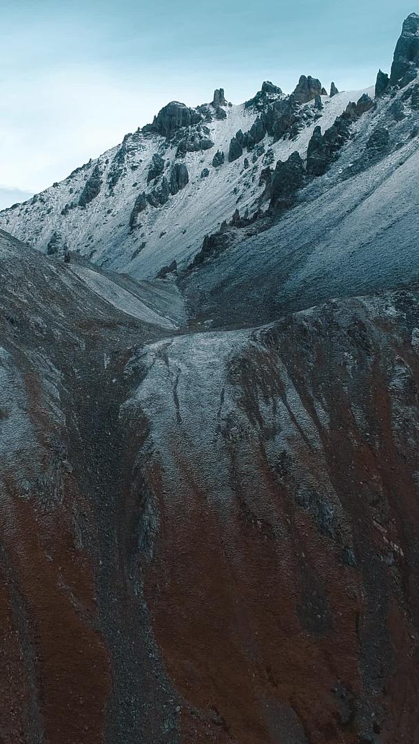 西藏雪山航拍视频的预览图