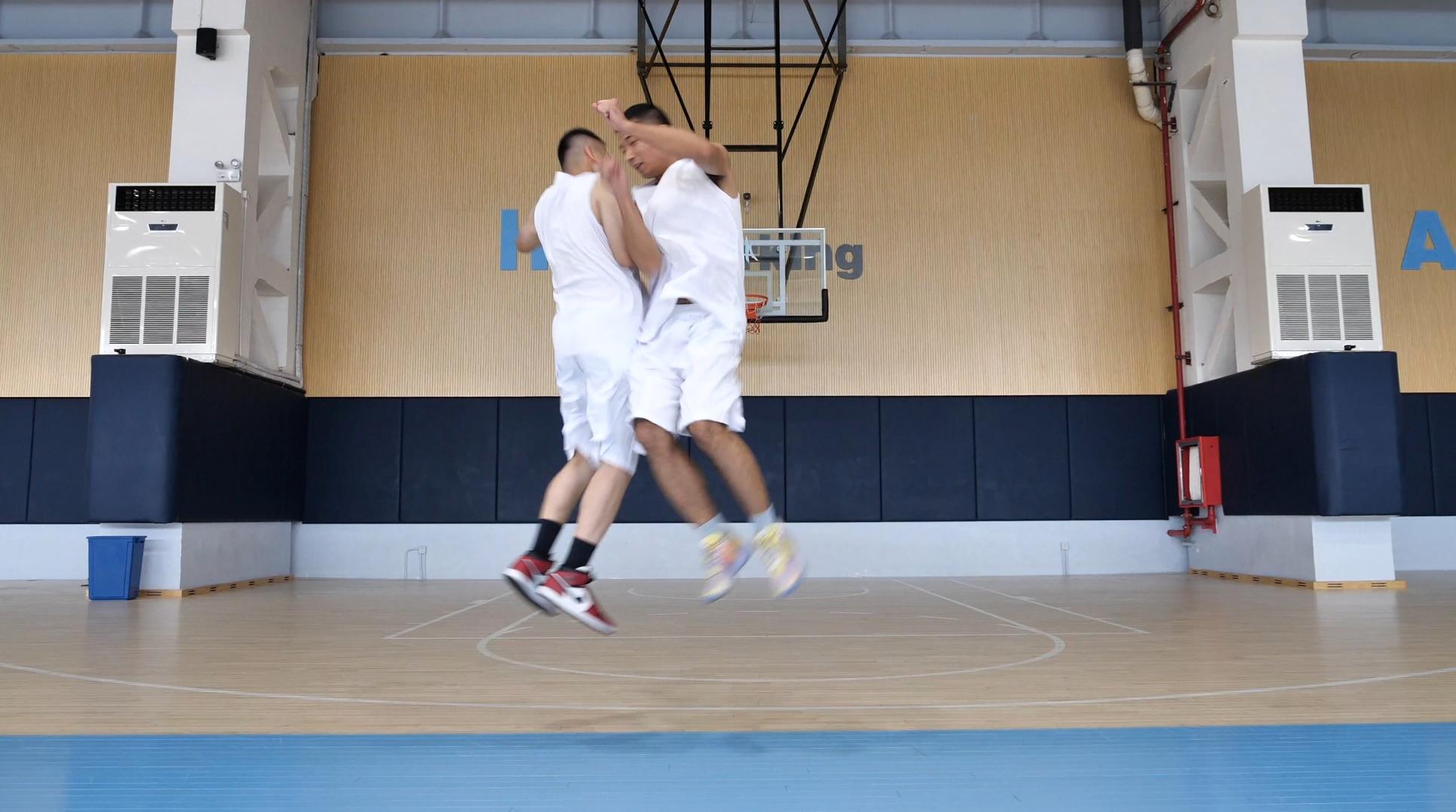 篮球运动员庆祝动作视频的预览图