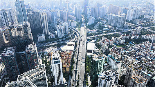 4k高清航拍广州中山立交桥城市车流下班高峰视频的预览图