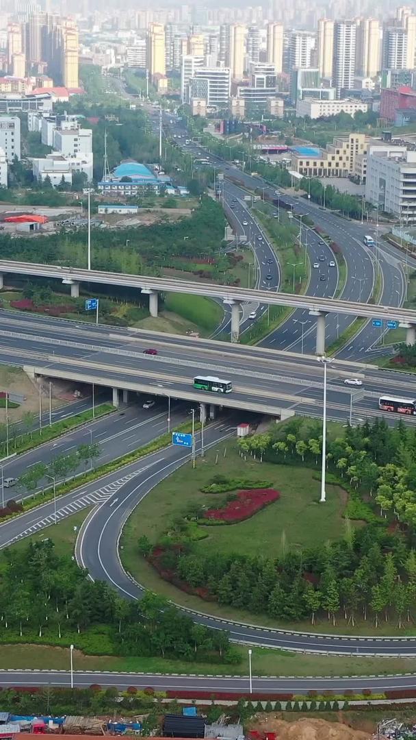 城市交通立交桥航拍视频视频的预览图
