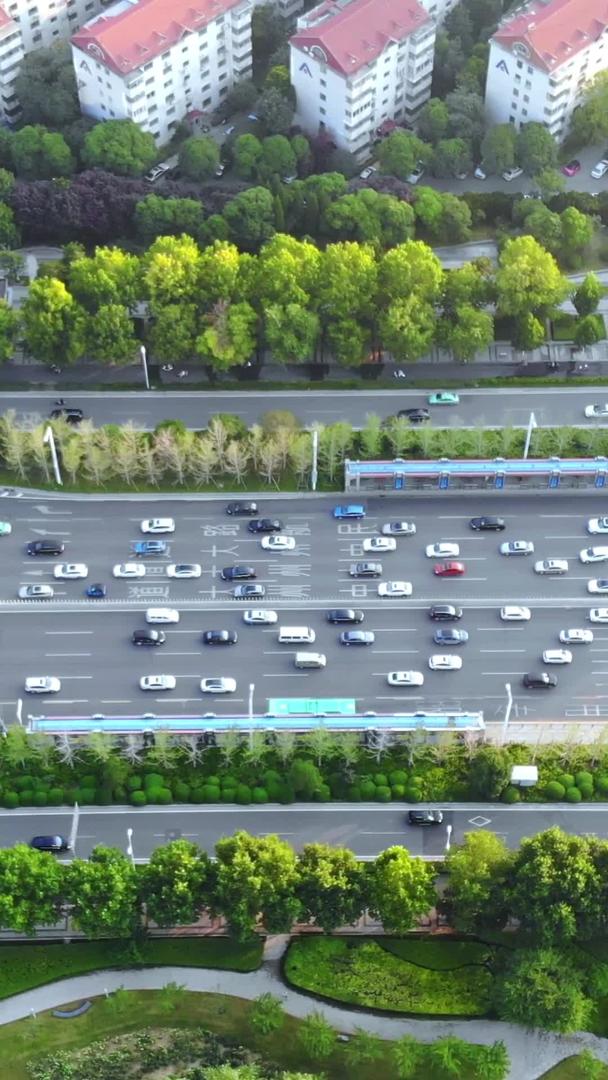 郑州郑东新区交通运输视频的预览图