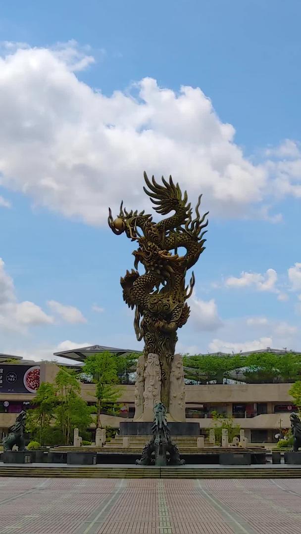 龙城广场雕像深圳龙岗标志建筑延时摄影视频的预览图