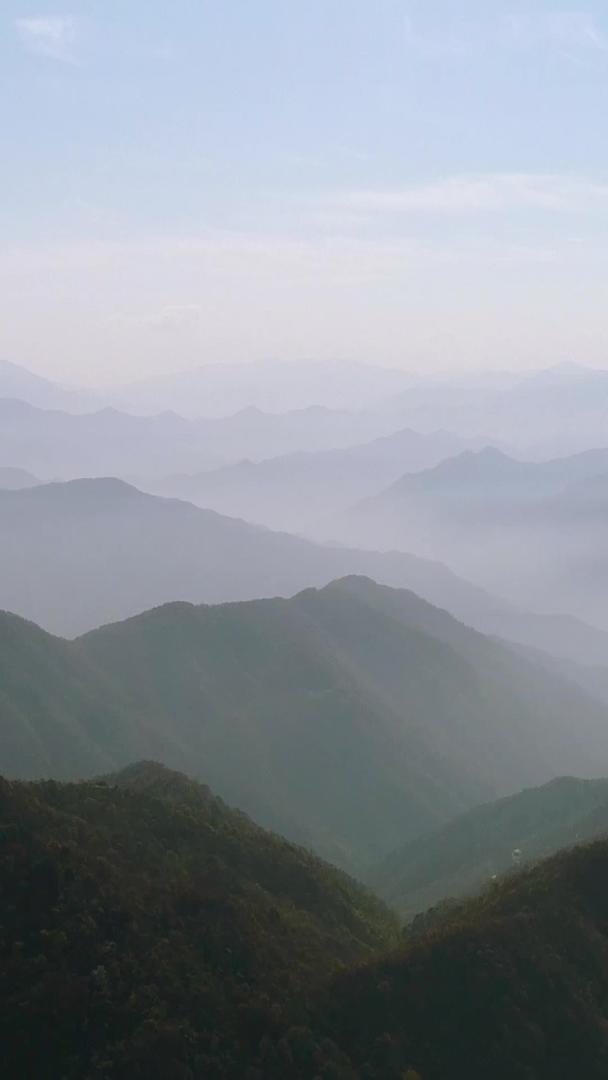 安康南宫山最美秋景航拍视频的预览图