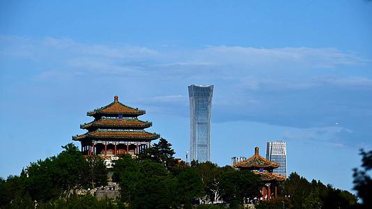 北京古代与现代的建筑延时摄影视频的预览图
