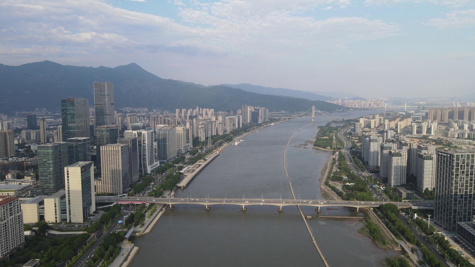 航拍福州闽江鳌峰大桥视频的预览图