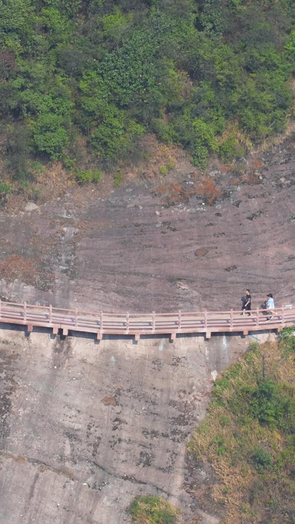 湖南5A级旅游景区航拍爬山路素材视频的预览图