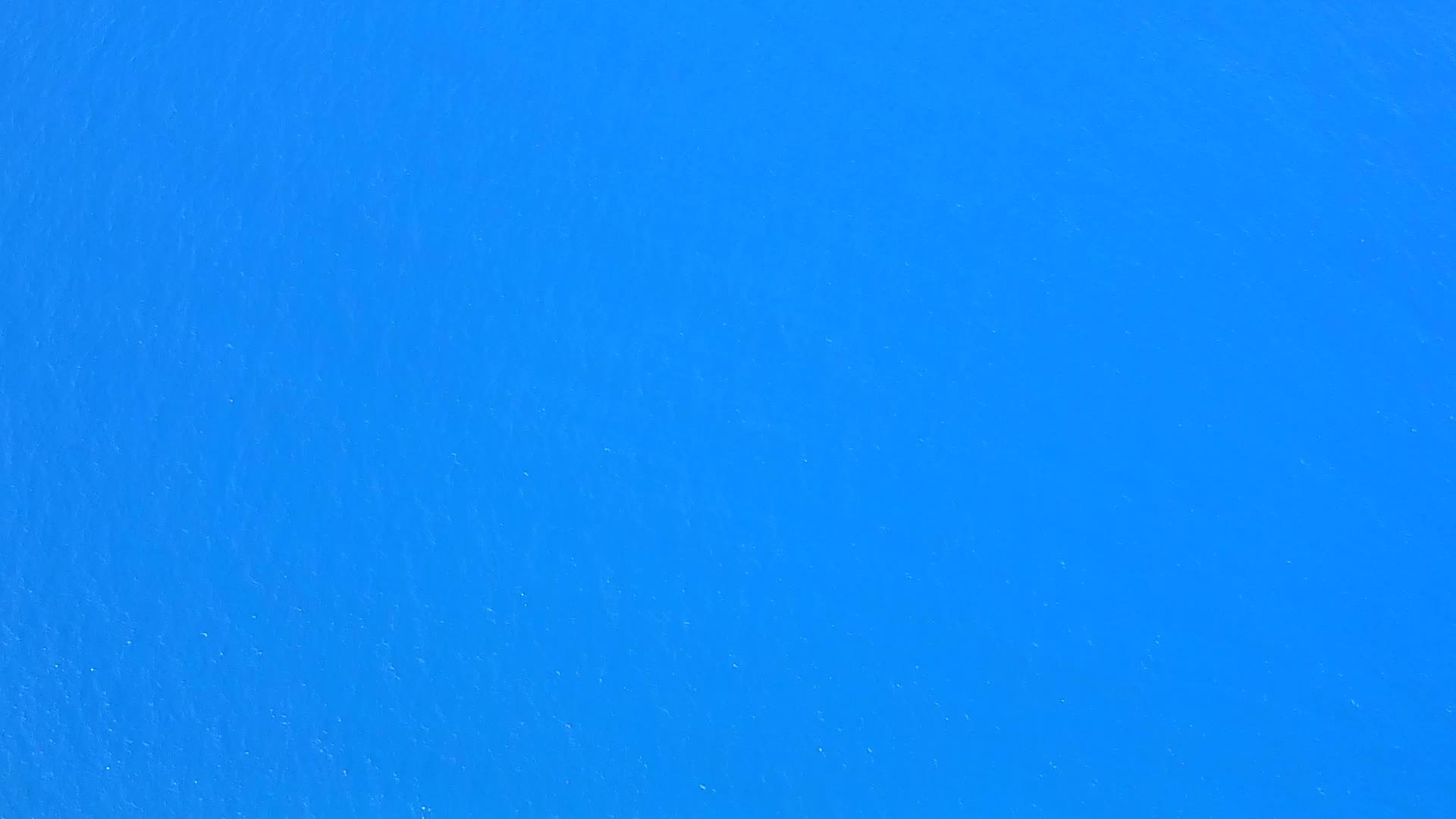蓝色环礁湖和白色沙滩背景视频的预览图
