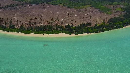 沿海地区的度假胜地附近有白色的沙子背景视频的预览图